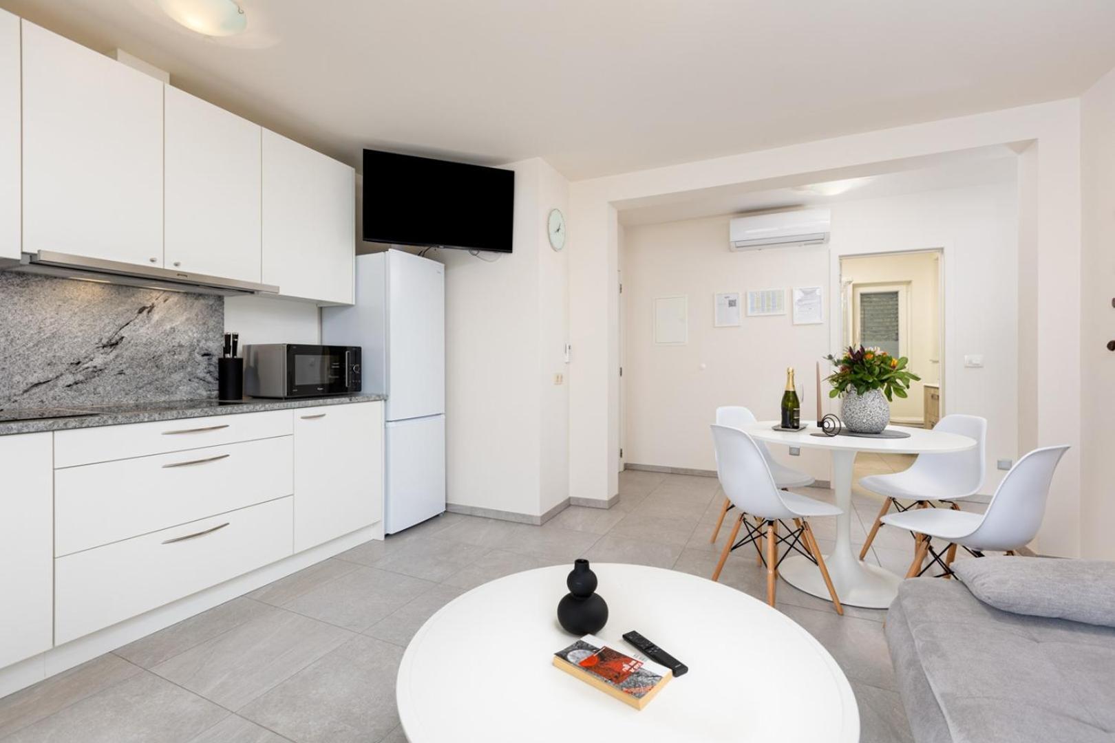 Apartments Pivas Малинська Екстер'єр фото